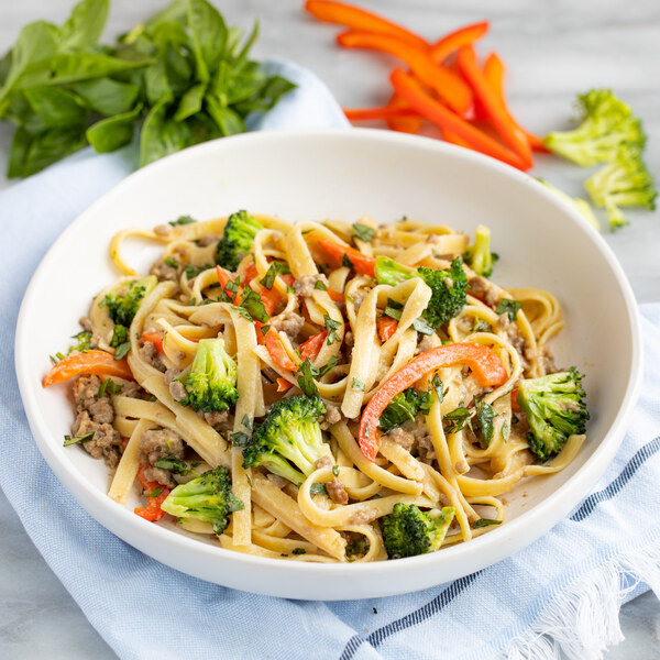 Turkey-Basil Fettuccine with Bell Peppers & Broccoli