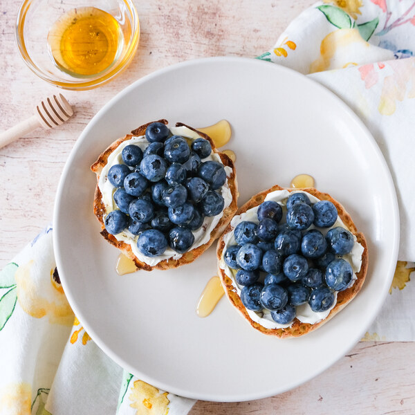 English Muffin with Cream Cheese, Blueberries & Honey