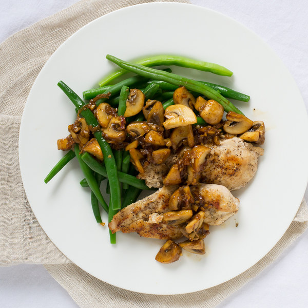 Seared Chicken Breast with Green Beans & Sautéed Mushrooms