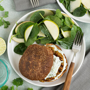 Tandoori Chicken Burger with Cucumber Raita & Spinach-Apple Salad