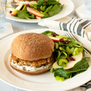 Salmon Burger with Dill, Caper Aioli & Spinach-Apple Salad
