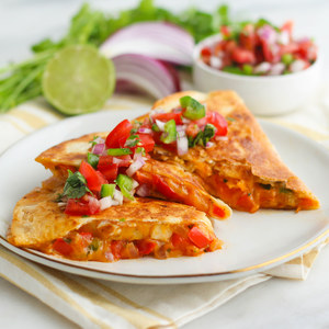 Chicken & Bell Pepper Quesadilla with Pico de Gallo
